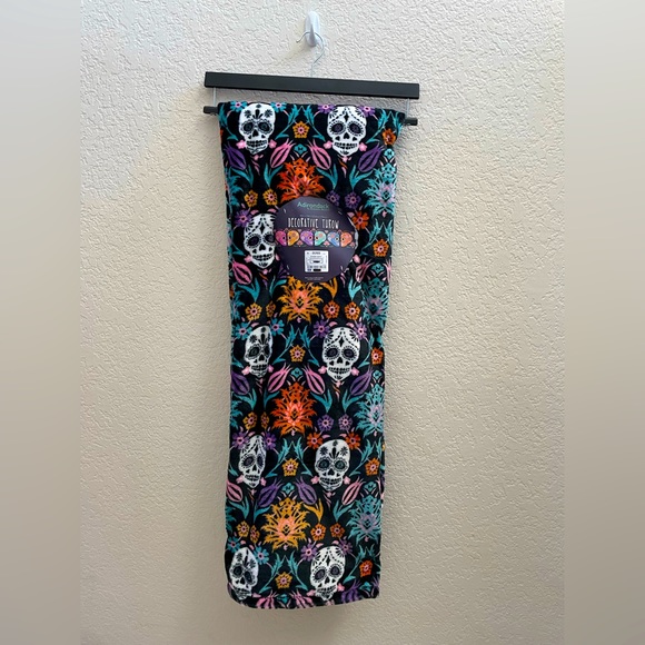 Adirondack plush scull blanket - Picture 4 of 5